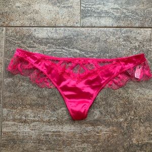 NWT | Victoria’s Secret | Lace Thong, Size L
